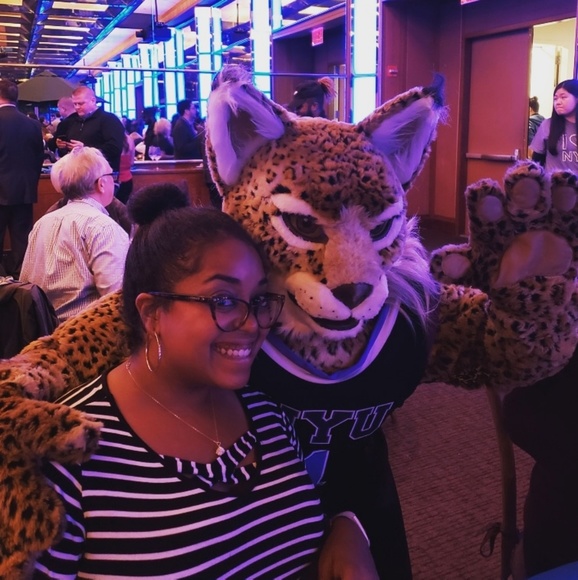 Meet Poshmarker Stormy Says Closet - Picture 4 of 5